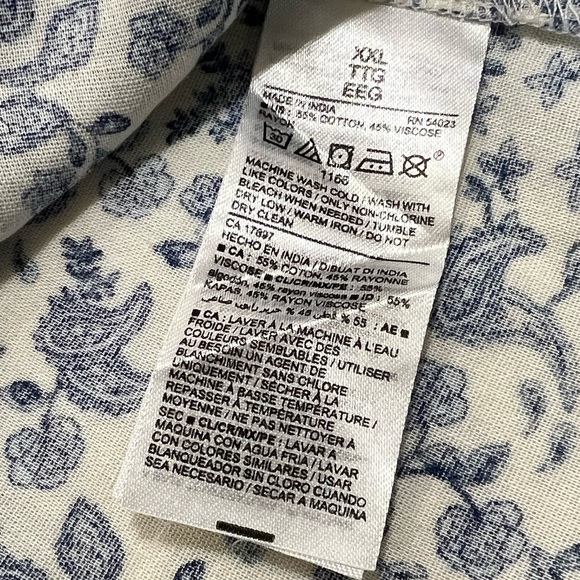 Old Navy Floral Blue and White Blouse - Picture 10 of 13